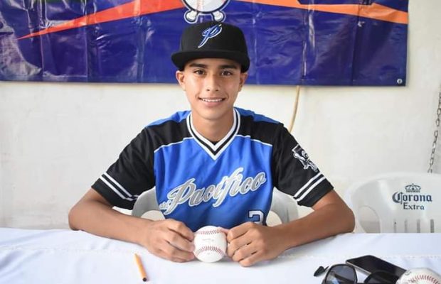 Leones refuerzan base joven con el lanzador Ángel Ramírez